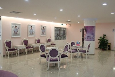 廣州晨曦美容醫(yī)院 專業(yè)生活美容服務(wù)，為都市生活注入健康光彩